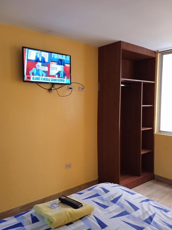Hotel Residencial Miraflores Loja Buitenkant foto